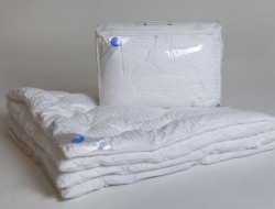 Одеяло из искусственного лебяжьего пуха стеганое Легкие Сны ЭЛИСОН 200х220 легкое