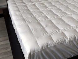 Наматрасник-чехол кассетный из белого гусиного пуха BELPOL ЭКОЛЬ 160х200х30