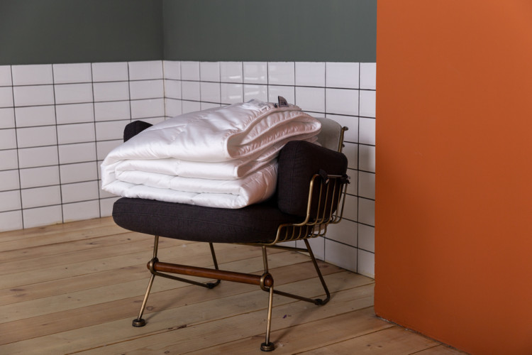 Одеяло стеганое GERMAN GRASS PREMIUM FAMILIE NON-ALERGENIC 160х220 легкое