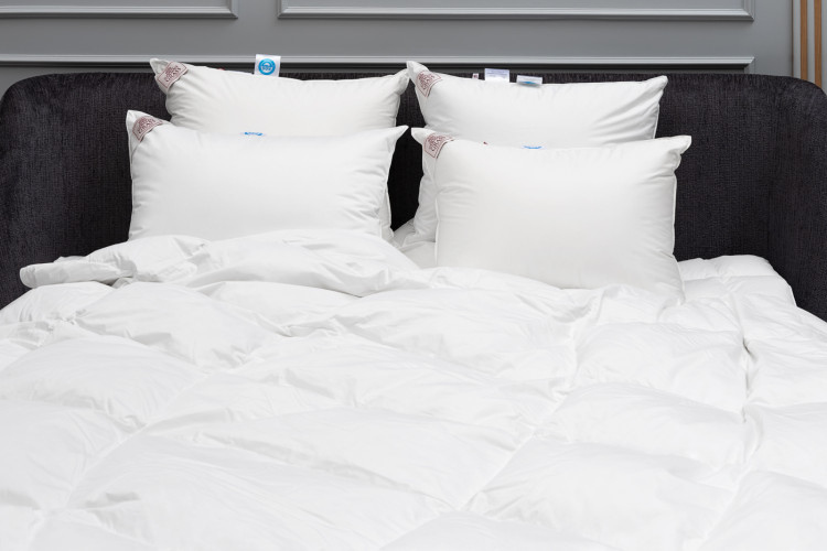 Подушка GERMAN GRASS AIR DOWN GRASS 50х68 мягкая