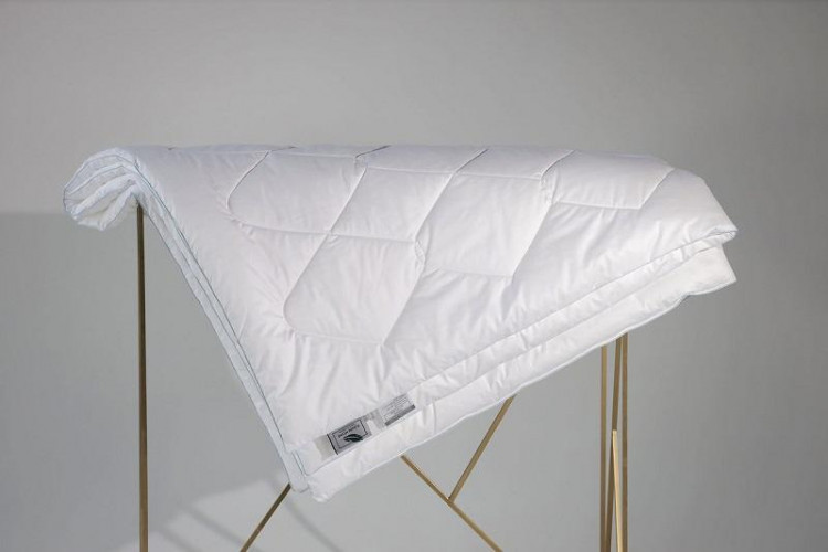 Одеяло стеганое из силиконизированного волокна FLAUM HOME COUNTRY 200х220 всесезонное