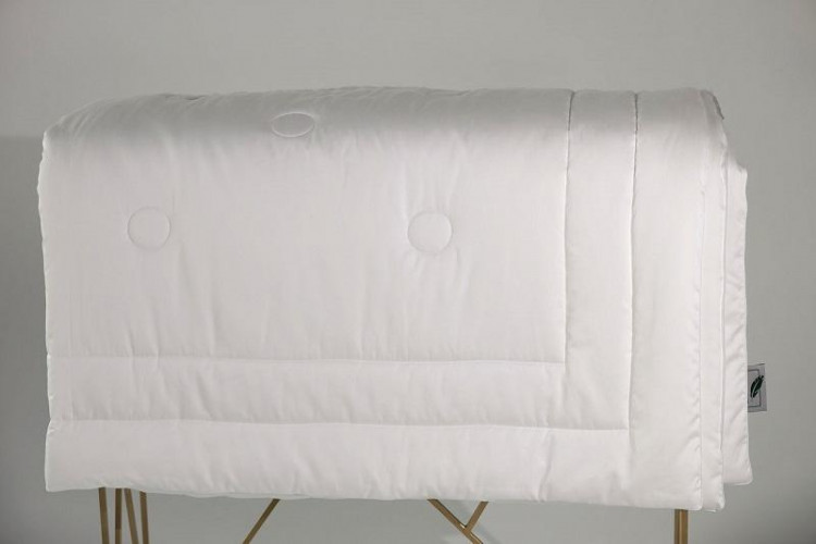 Одеяло стеганое из эвкалиптового волокна FLAUM HOME CHARM 200х220 всесезонное