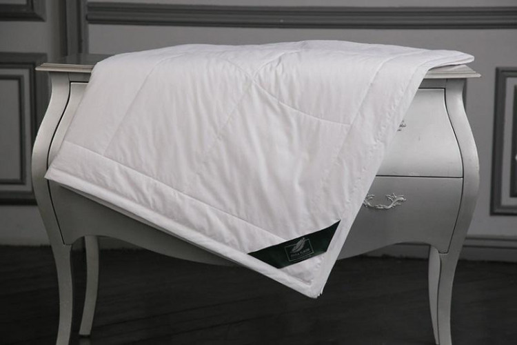 Одеяло стеганое из шерсти мериноса ANNA FLAUM MERINO KOLLEKTION 200х220 легкое