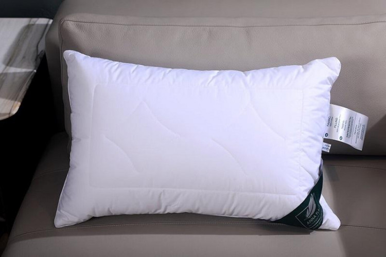 Подушка детская из силиконизированного волокна ANNA FLAUM STERN KOLLEKTION 50х70 средняя